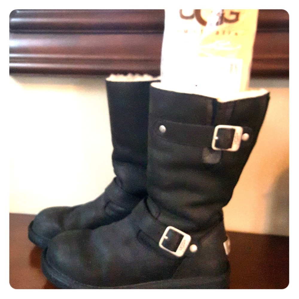Leather Authentic EUC UGG boots